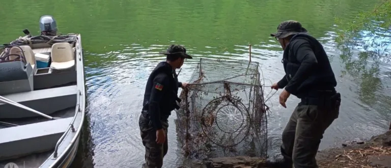 Batalhão Ambiental de Cachoeira do Sul prende homem com material de pesca ilegal