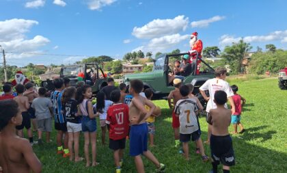 Ação solidária distribui presentes de Natal no Bairro Noêmia