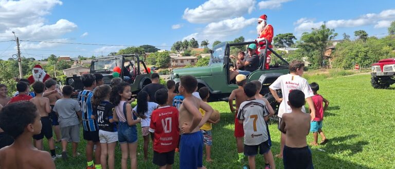 Ação solidária distribui presentes de Natal no Bairro Noêmia