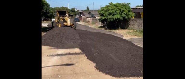 Prefeitura de Pantano Grande aplica fresa nas ruas da Vila Frantz