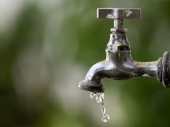 Seis bairros ficam sem abastecimento de água