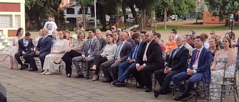 AO VIVO: transmissão de cargo de prefeito na Praça José Bonifácio