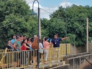 UCAB e associações de bairros visitam sede da Corsan