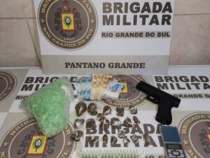 BM de Pantano Grande prende homem com drogas e arma falsa