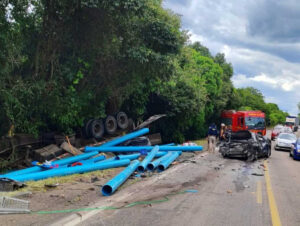 Acidente entre 5 veículos na BR-290 deixa 9 feridos