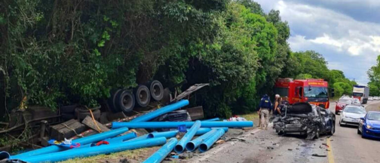 Acidente entre 5 veículos na BR-290 deixa 9 feridos