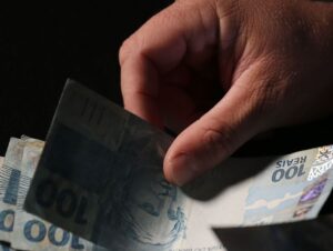 Salário mínimo vai a R$ 1.518 nesta primeira semana de 2025