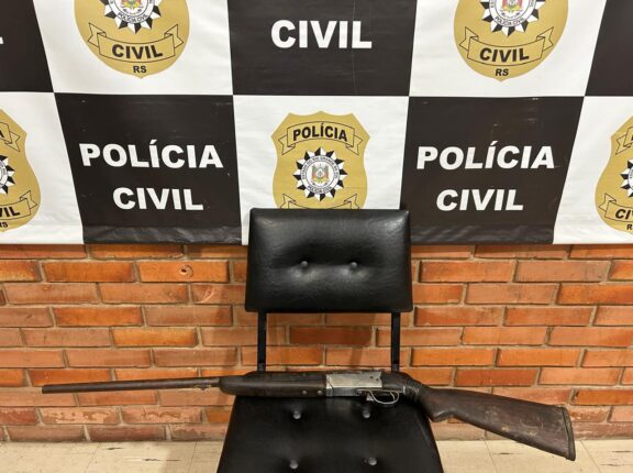 Polícia Civil e BM prendem suspeito com arma e caça em Cachoeira