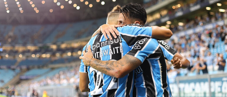 Grêmio estreia com goleada