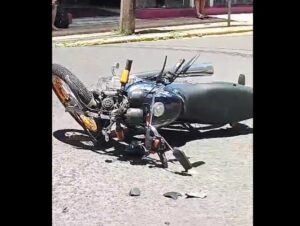 Colisão envolve moto e Fiorino na Saldanha Marinho