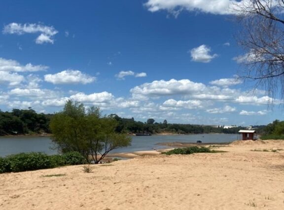 Praia Nova conta com ônibus no fim de semana