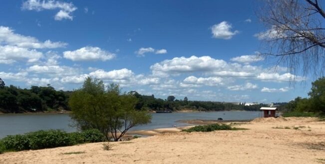 Praia Nova conta com ônibus no fim de semana