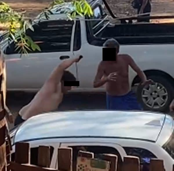 Pauleira na Praia Nova: agressões de dois homens contra uma vítima mobilizou banhistas neste domingo / Foto: Reprodução