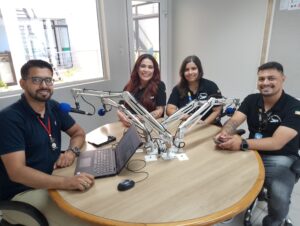 Pilotos e instrutor da aviação agrícola Santos Dumont participam de entrevista no Vale Notícias