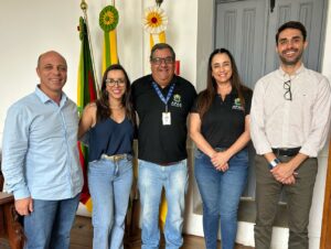 Balardin recebe diretoria da APAE