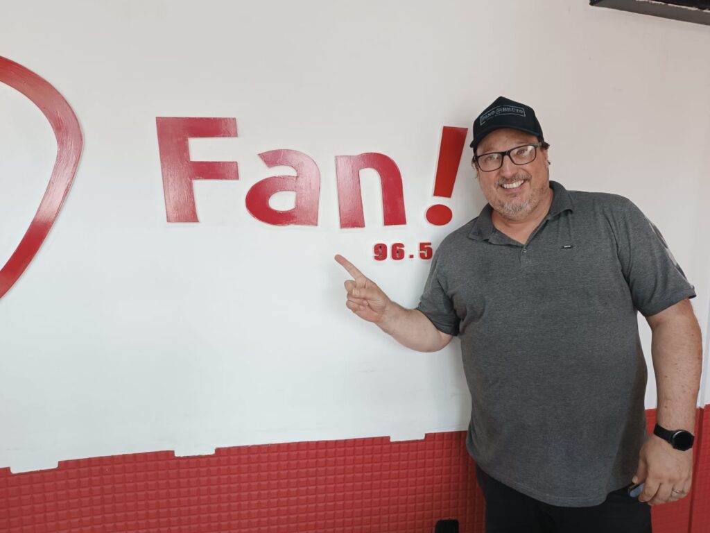 Veleda, na Fan FM 96.5 / Crédito: Rafael Bordignon