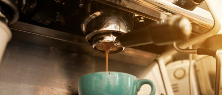 Cafeteiras automáticas vs. manuais – Qual é a melhor opção?