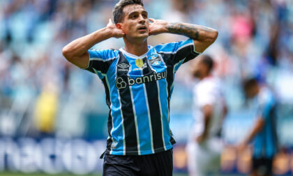 Grêmio faz 5 a 0 e segue invicto no Gauchão