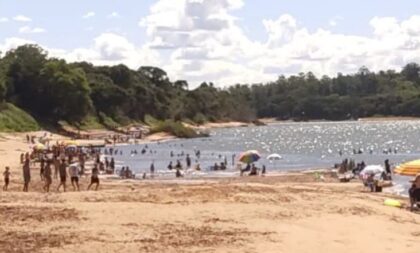 Bebê sofre queimaduras com brasa de churrasco enterrada na areia da Praia Nova