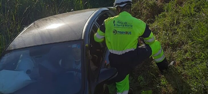 Paraíso do Sul: carro cai em vala após acidente na RSC-287