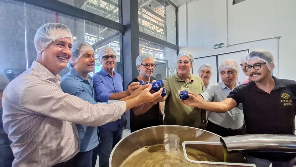 A cerimônia foi realizada na planta industrial da Azeite Puro / Crédito: Fernando Dias/Ascom Seapi