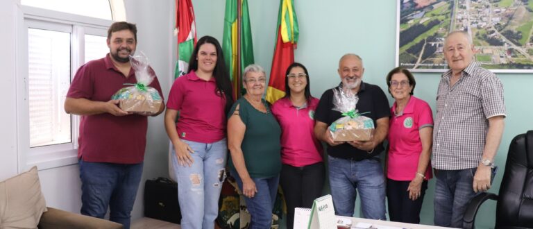 Representantes do STR agradecem prefeito e vice de Novo Cabrais