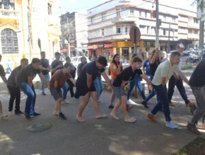 Bixos da UERGS 2025 agitam o Centro de Cachoeira do Sul com alegria e bom humor