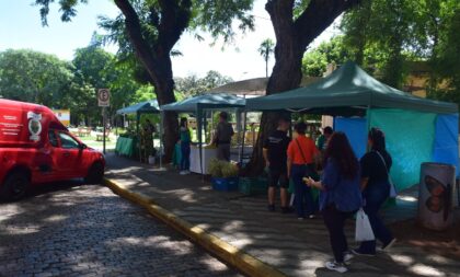 Feira da Agricultura Familiar movimenta a Praça José Bonifácio