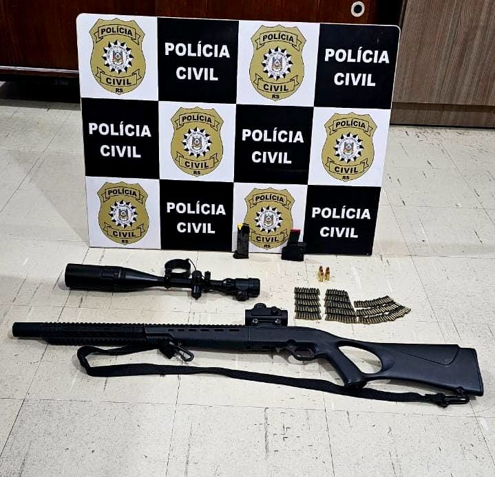 Rifle foi apreendido pela Polícia Civil na zona norte de Cachoeira do Sul / Foto: Polícia Civil/Divulgação