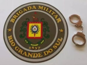 Pelotão Rodoviário de Cachoeira apreende dinheiro e fardos de fumo sem procedência