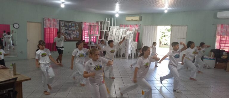Projeto de Capoeira reinicia com aulas no Cras/Novo Cabrais