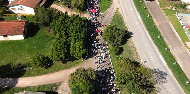 Escola de Pantano Grande promove caminhada contra violência