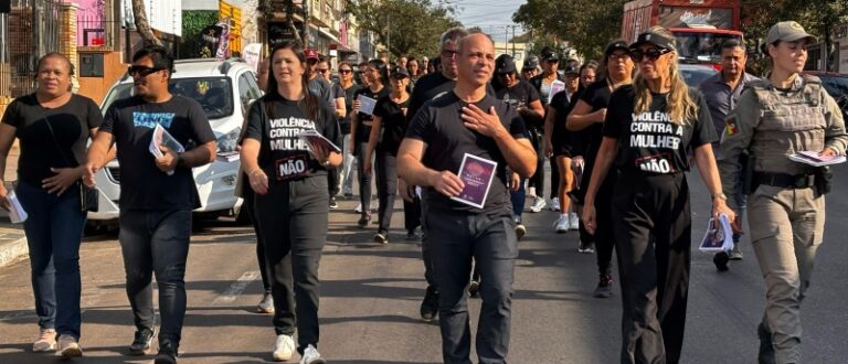 Caminhada alerta sobre violência contra as mulheres