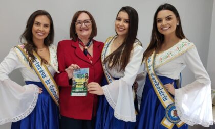 Vice-prefeita Dulce recebe comitiva da Expocande