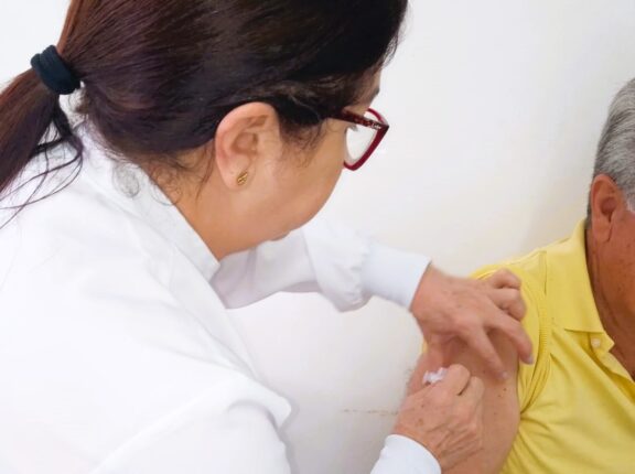 Frentes da vacinação contra a gripe somam 8.449 doses aplicadas