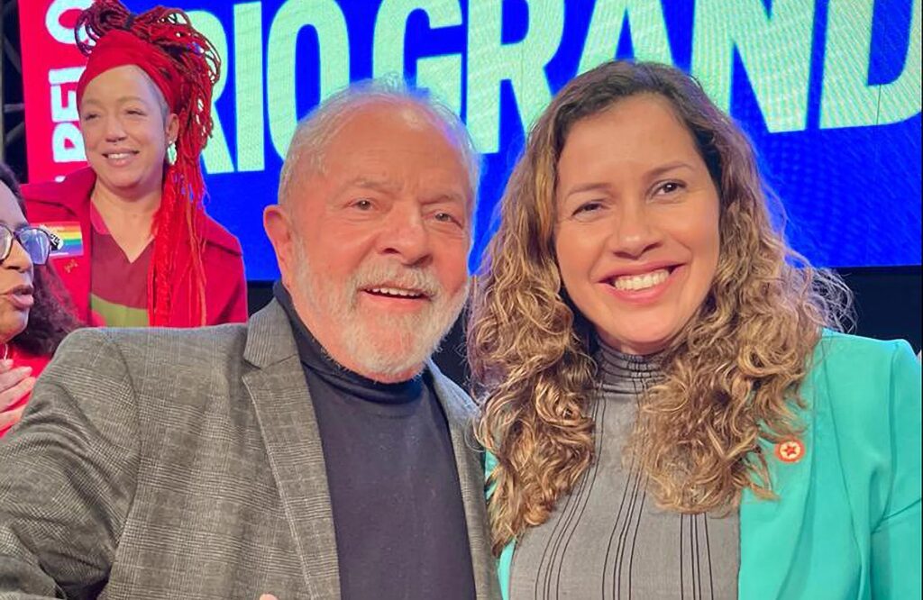 Denise Pessôa ao lado do presidente Luiz Inácio Lula da Silva / Crédito: Divulgação