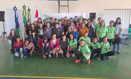 Quatro escolas municipais participaram do encontro do Verde é Vida