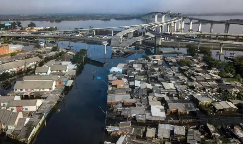 Beneficiários de BPC atingidos pela enchente de maio do ano passado ganham mais dois meses de prazo para pedir dinheiro extra / Foto: Rafa Neddermeyer/Ag. Brasil