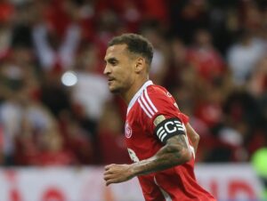 Inter reage para buscar empate, após levar 3 gols