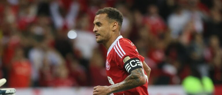 Inter reage para buscar empate, após levar 3 gols