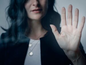 Coordenadoria promove caminhada pelo fim da violência contra as mulheres
