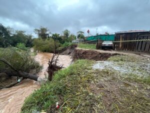 Estragos causados com a chuva: equipes divulgam relatório do dia