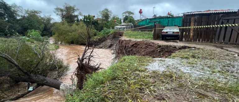 Estragos causados com a chuva: equipes divulgam relatório do dia