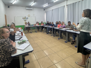 Promotora debate violência entre estudantes em Novo Cabrais