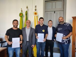 Defesa do consumidor, esporte e contratação: Balardin sanciona três leis municipais