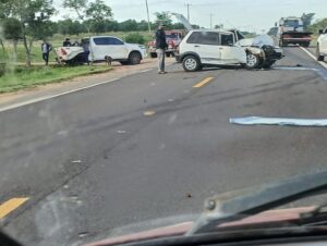 Colisão envolve dois veículos em trecho da BR-153