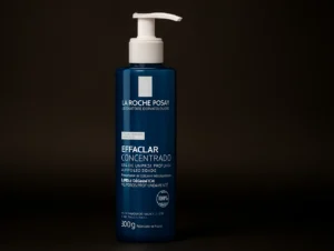 Como controlar a oleosidade da pele sem ressecar com o gel queridinho das dermatologistas