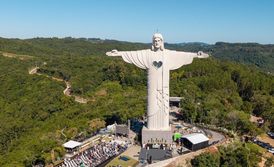 Passeio ao Cristo Protetor, em Encantado: roteiro com belas paisagens, cultura e lazer está com últimas vagas disponíveis no Sesc Cachoeira do Sul / Foto: Maurício Tonetto/Secom/Governo do RS