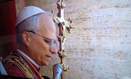 Robert Francis Prevost é eleito papa e adota o nome Leão XIV