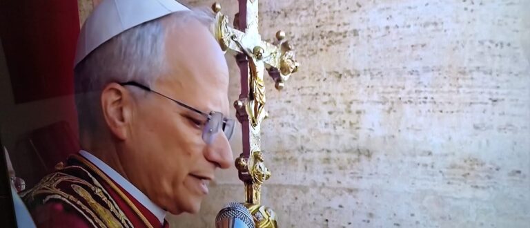 Robert Francis Prevost é eleito papa e adota o nome Leão XIV